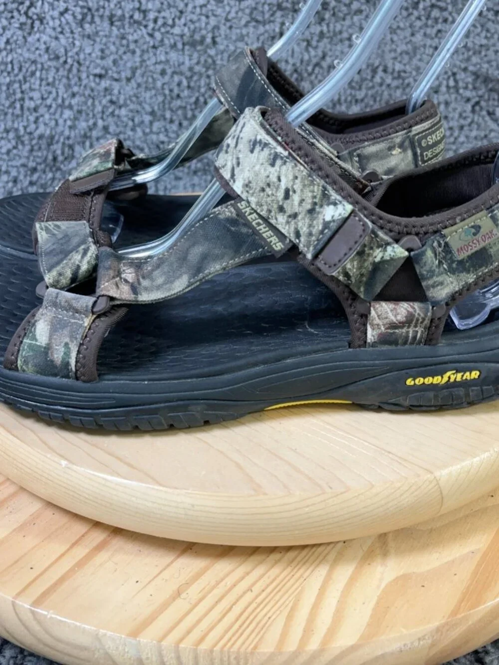 Skechers Lomell Rip Tide Sandals Mens Sz 10 Mossy Oak Waterproof Vibram Fishing